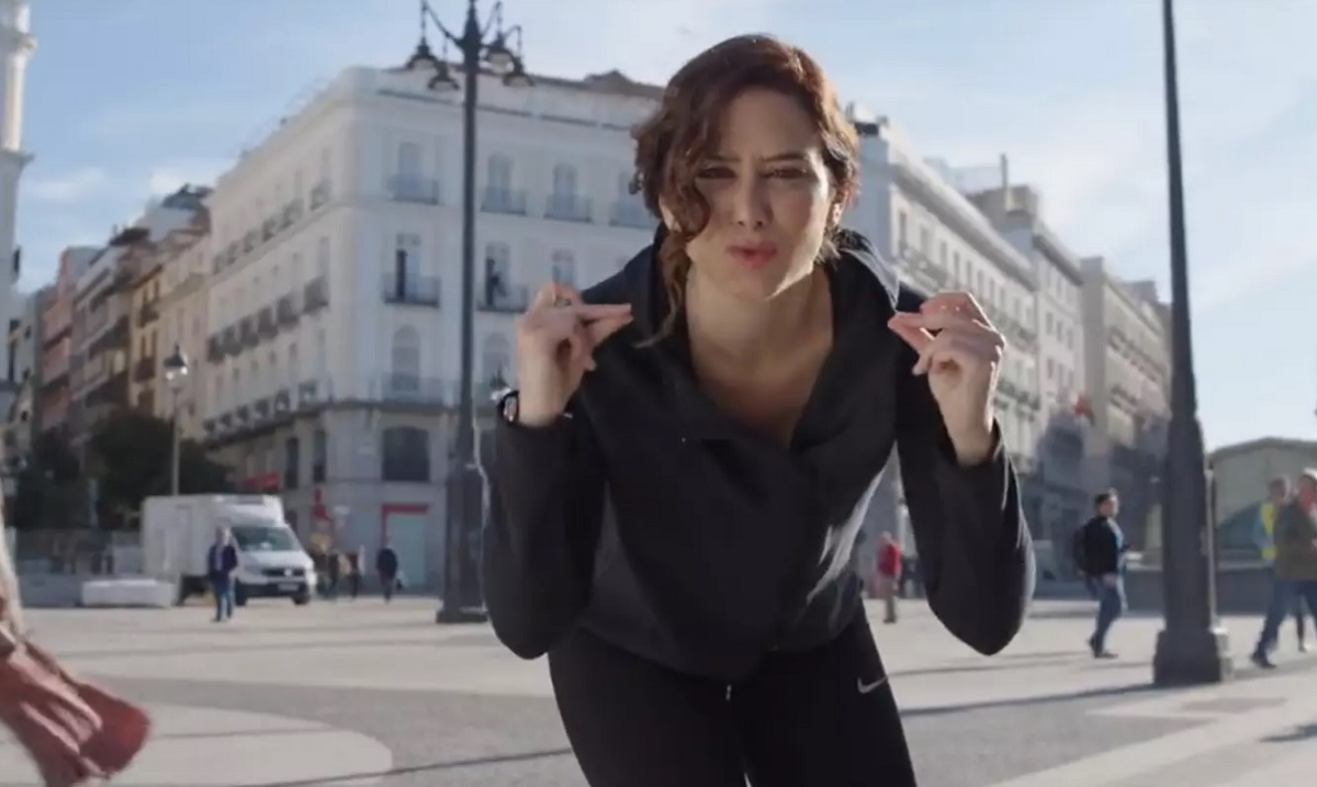 La presidenta de la Comunidad de Madrid, Isabel Díaz Ayuso, en su nuevo video electoral.