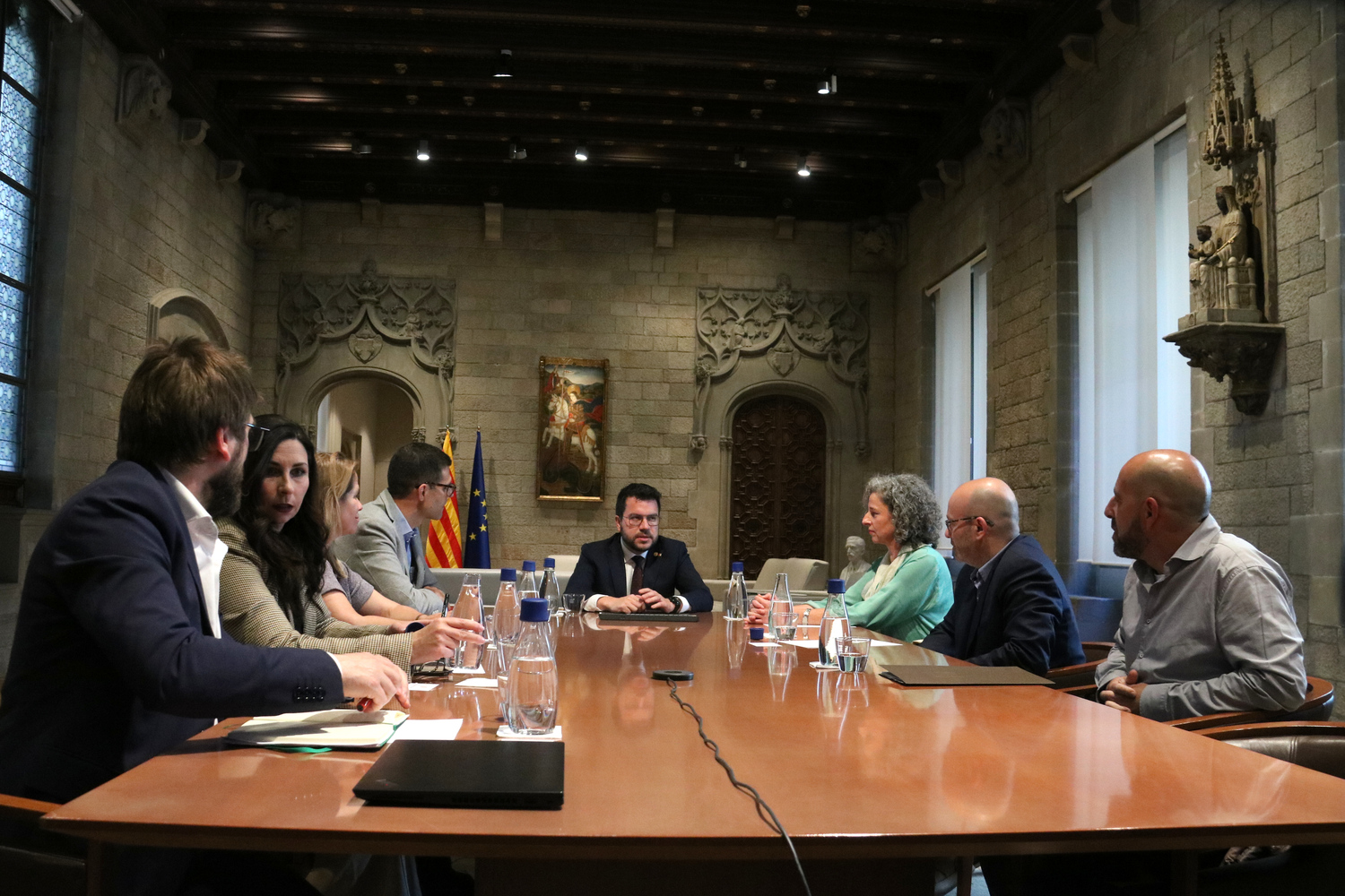 Reunió del president del Govern, Pere Aragonès, amb el Consell Acadèmic per a l'acord de claredat. — Sílvia Jardí / ACN

