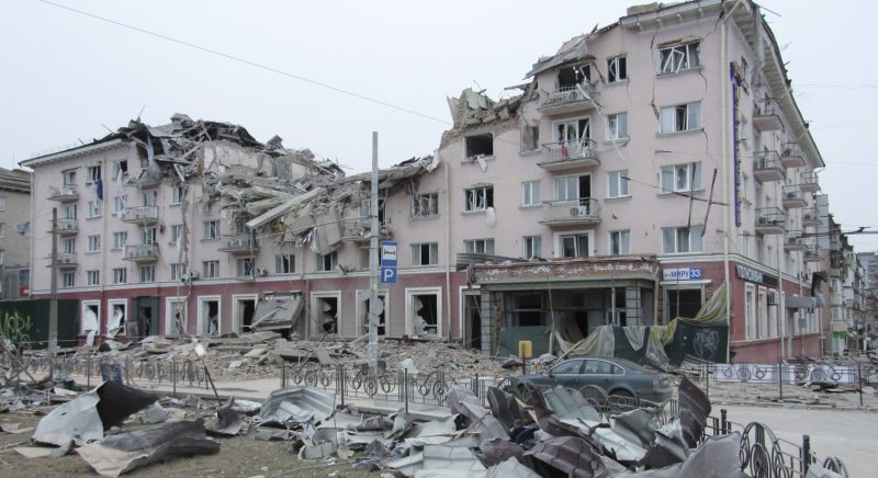 El Hotel Ucrania, tras los ataques recientes en Chernihiv.- Sergiy Starodavniy / EFE / EPA