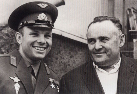 Yuri Gagarin y Sergei Korolev