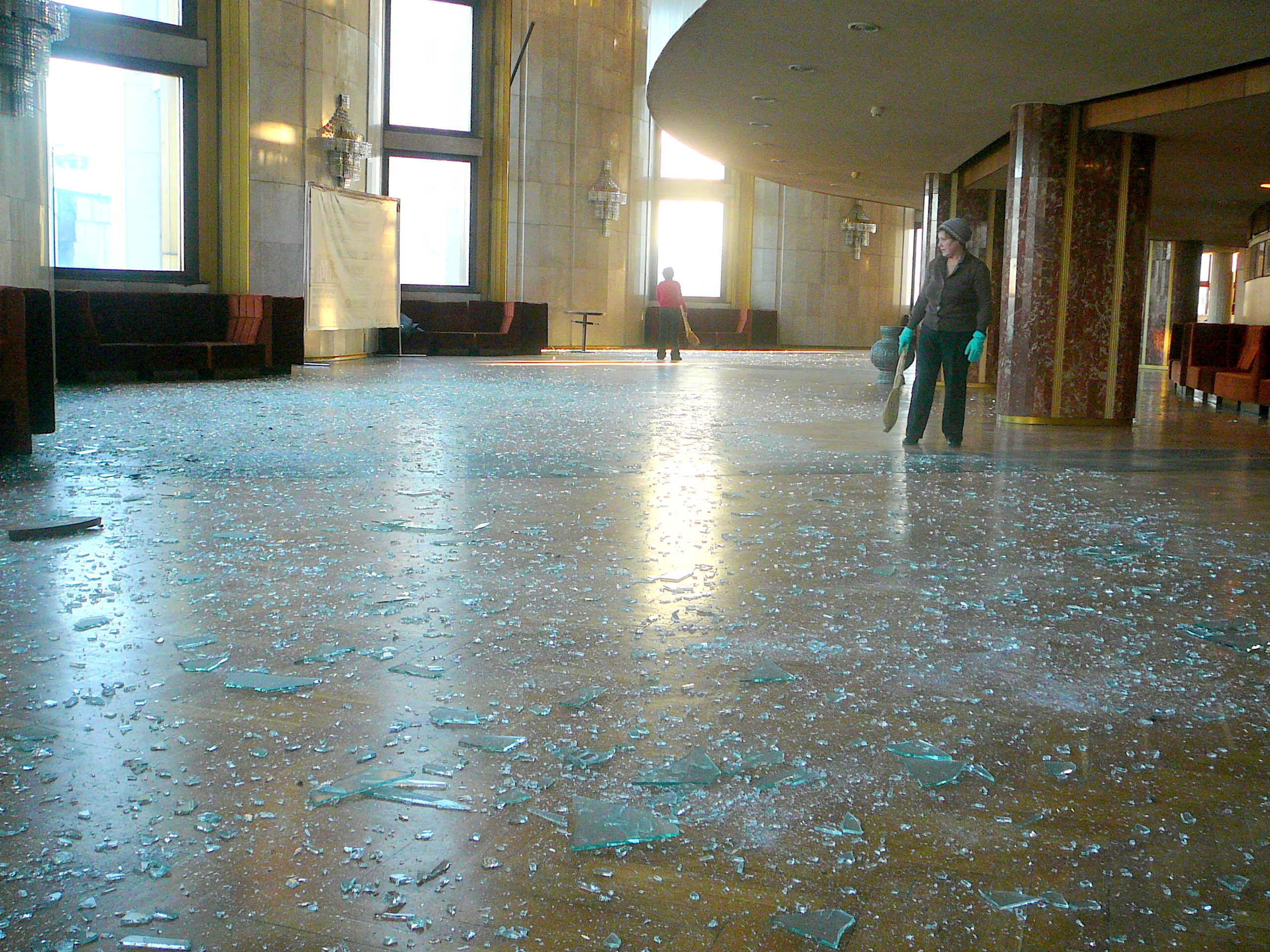 Daños causados por el superbólido de Chelyábinsk en el Teatro Dramático de la ciudad.