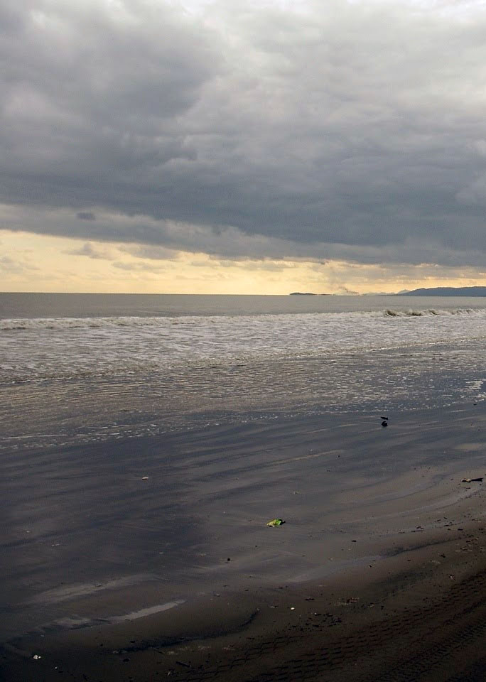 Océano Pacífico desde Poronaysk, isla de Sajalín, Rusia.