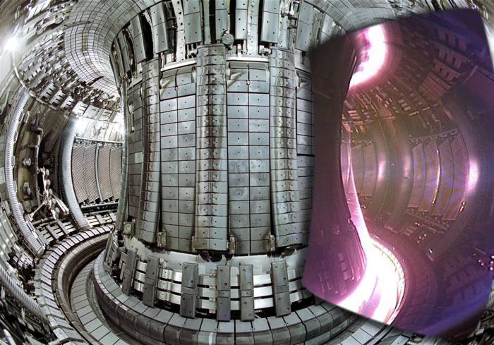 Interior del Tokamak JET detenido y (en la inserción) funcionando, con plasma en su interior.