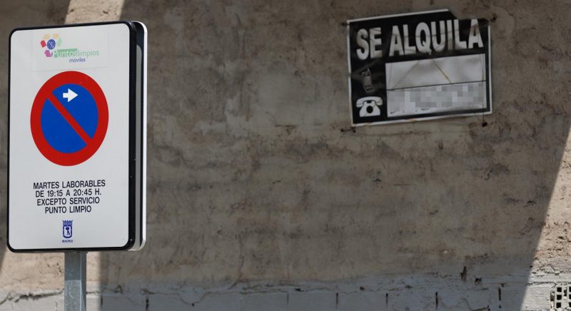 Un cartel de 'Se Alquila', en Madrid. EUROPA PRESS/Eduardo Parra