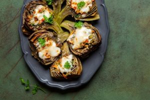 Receta de alcachofas gratinadas con bechamel y queso – Pato confinado