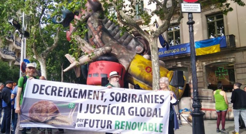 Protesta d'entitats ecologistes el passat 29 d'abril davant la delegació de la Comissió Europea a Barcelona. — Ecologistes en Acció